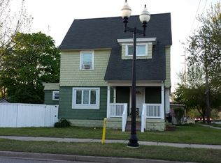 382 Pine Ave, Holland, MI