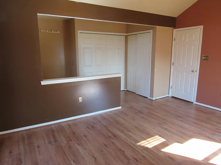 7734 Chatfield Ln — Photo 32