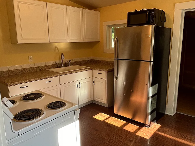 505 Hillsdale St — Photo 10