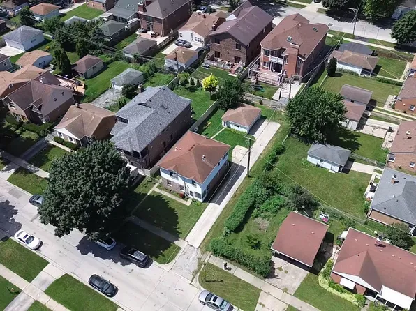 8336 Mango Ave, Morton Grove, IL 60053