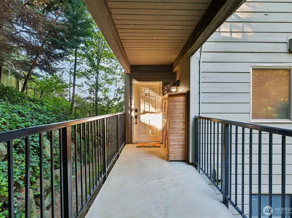 12543 NE 23rd Place #D3, Bellevue, WA 98005