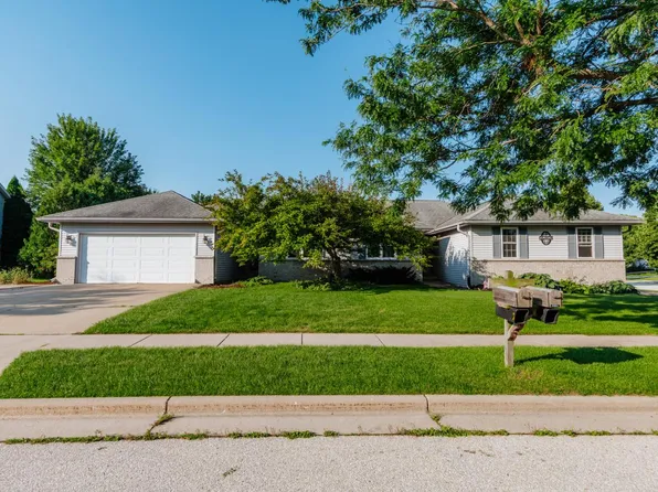 2759 Sandra LANE, Waukesha, WI 53188
