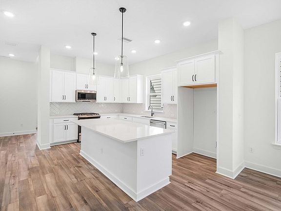 The Landon - Kitchen