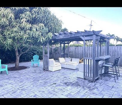 5th image of 4580 NE 3rd Ave #4580
