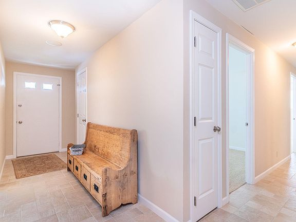 5th image of 2403 Armstrong Dr