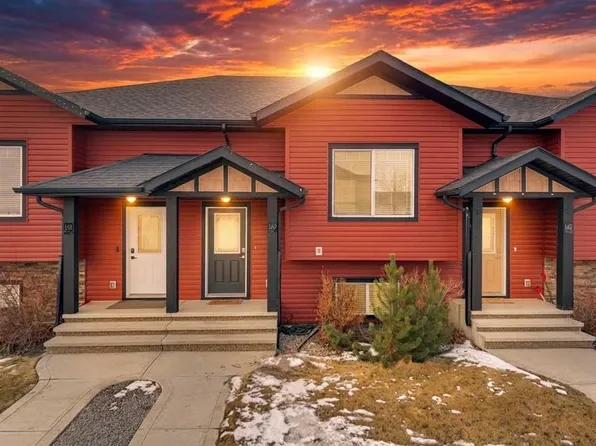 149 N Hawkridge Blvd, Penhold, AB T0M 1R0