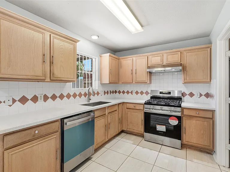 7027 Waveland Dr — Photo 13