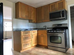 70 B St, Lowell, MA 01851