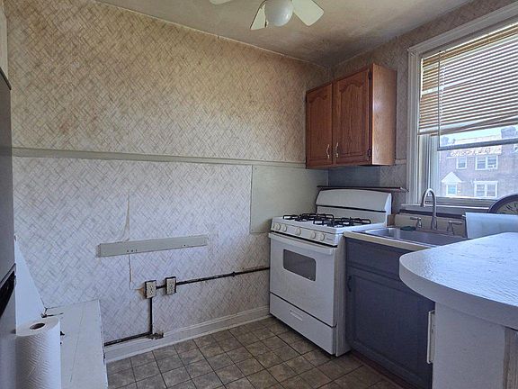4th image of 881 Windermere Ave