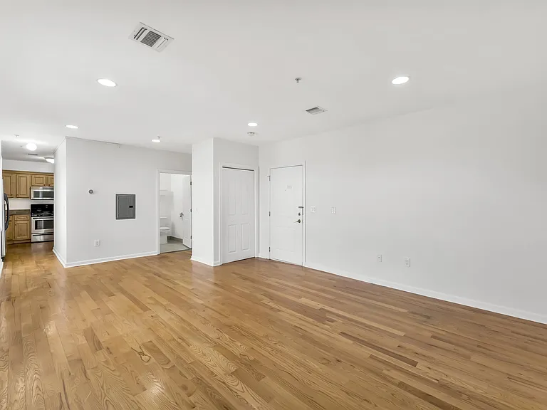 605 New York Ave #604 — Photo 6