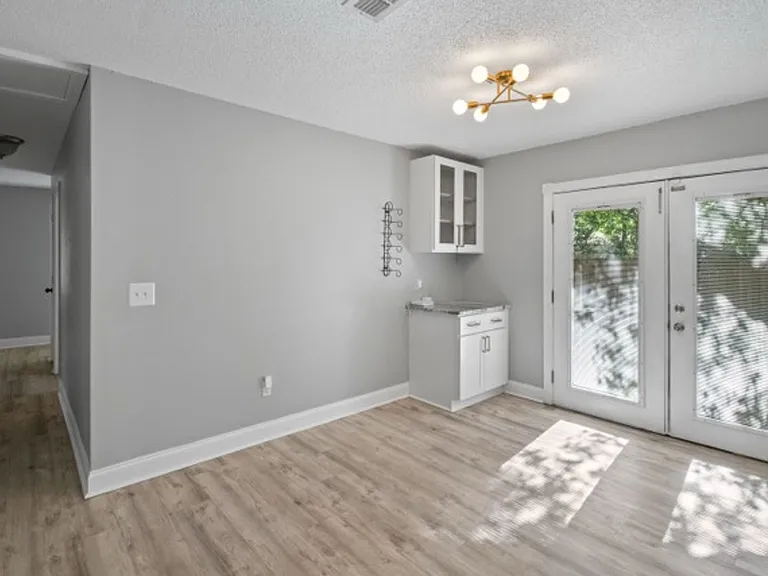 501 Dona Ave — Photo 8