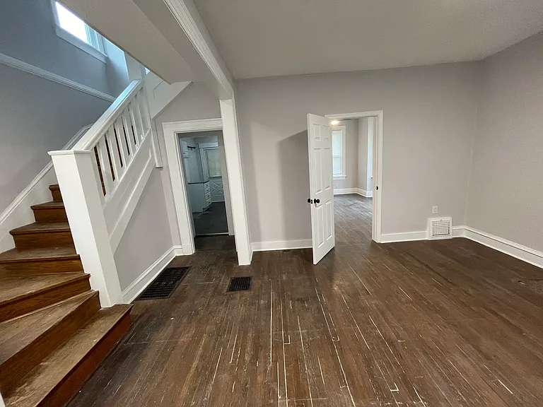 119 Hardesty Ave — Photo 15