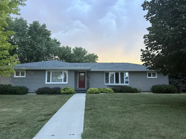 922 E 12th Ave - Evers, 922 E 12th Ave #1, Mitchell, SD 57301