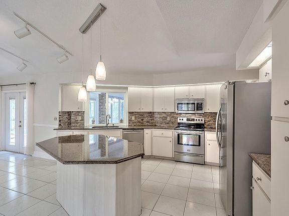 5th image of 27 Shadowcreek Way