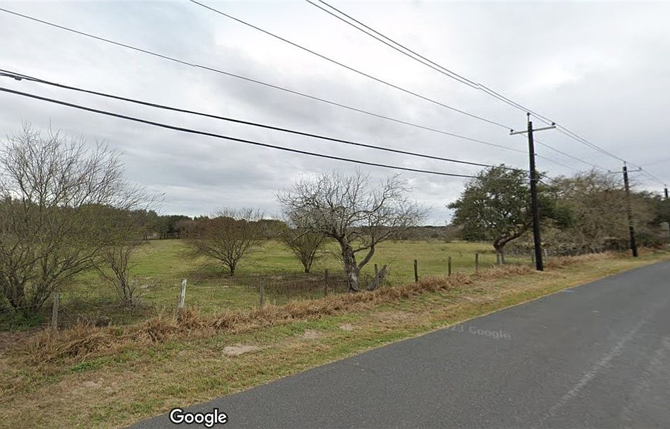 2nd image of 3526 Roscher Rd