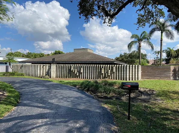 12101 SW 100th St, Miami, FL 33186