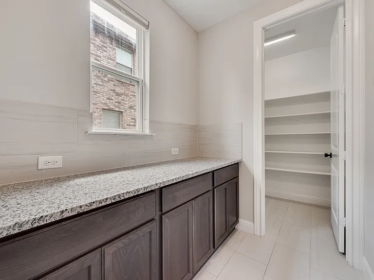 9814 Gristmill Ln — Photo 12