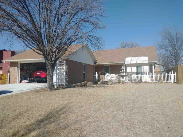 803 SE Lomond Ln, Lawton, OK 73501