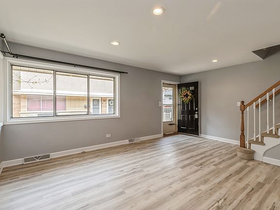 2nd image of 610 S Milwaukee Ave APT E