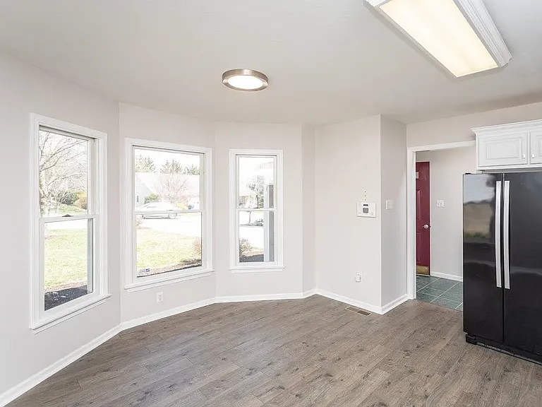 348 Diana Ct — Photo 9