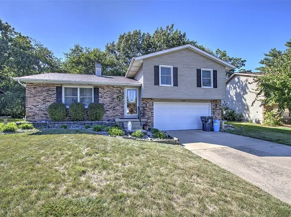 2847 Primrose Ln, Decatur, IL 62526