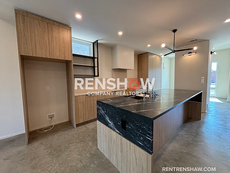 38 Angelus St — Photo 9
