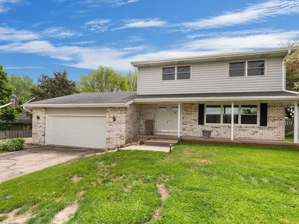 122 Canterbury Ct, Waunakee, WI 53597