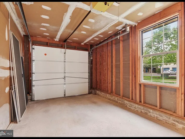 126 Allem Ln — Photo 18