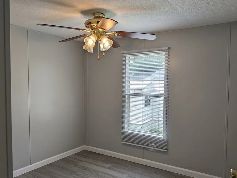 1100 W Locust St #28 — Photo 9