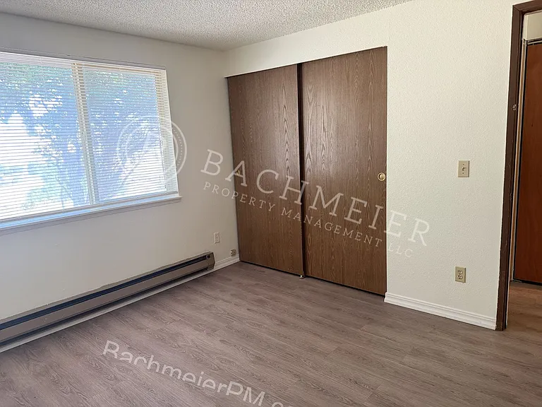 912 SE Hailey Ave — Photo 9