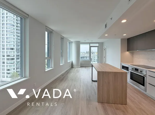 567 Emerson St, Coquitlam, BC