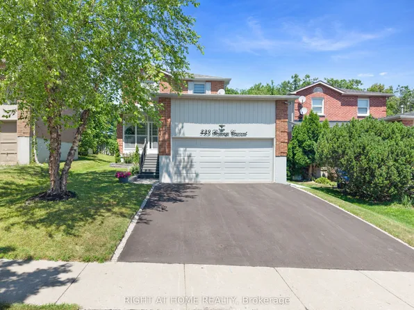 229 Billings Cres, Newmarket, ON L3Y 7Y8