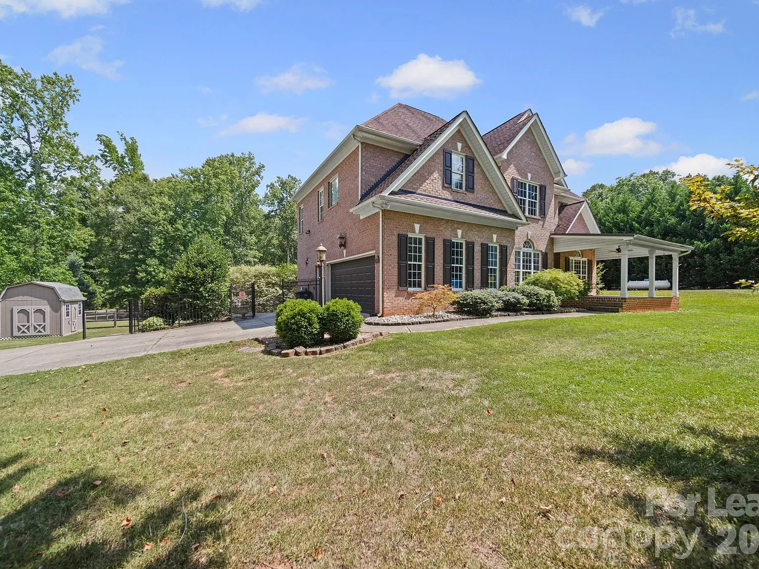 3 bed, 3.0 bath, 2876 sqft, $3,500 — Photo 4