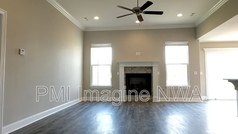 3 bed, 2.0 bath, 1525 sqft, $1,750 — Photo 4