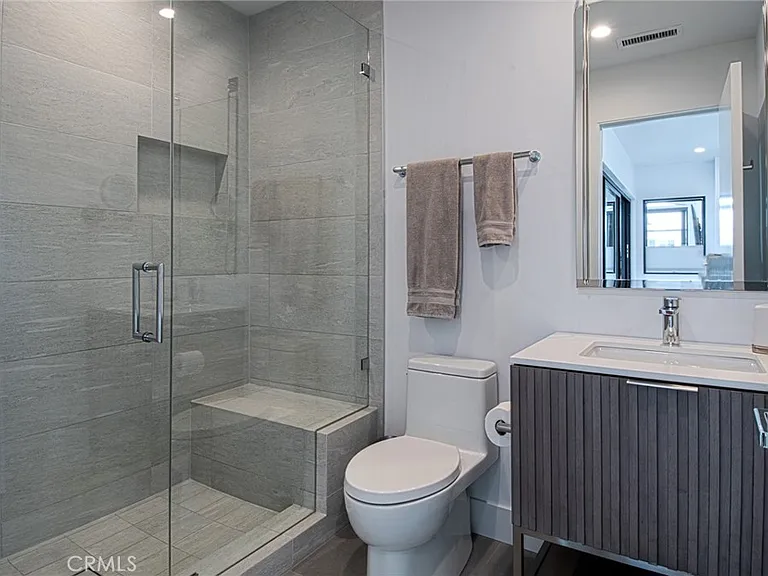 502 1/2 Begonia — Photo 22