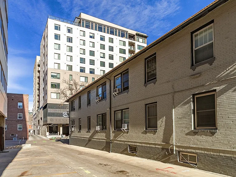 Uptown Terrace — Photo 11