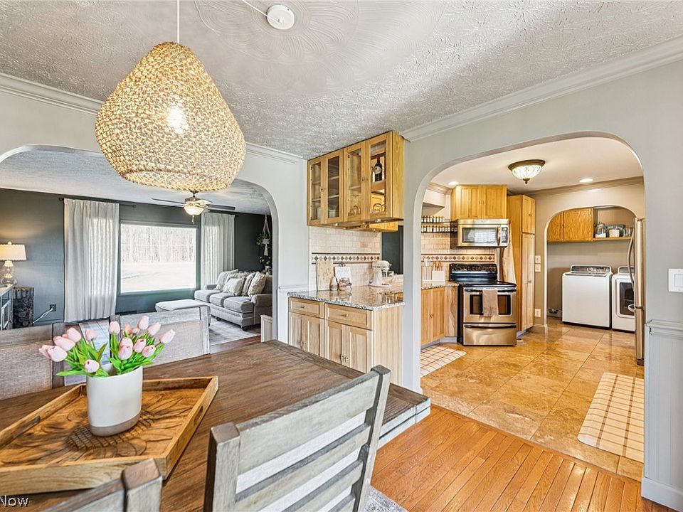 10636 Clapsaddle Ave NE, Alliance, OH 44601 | Zillow