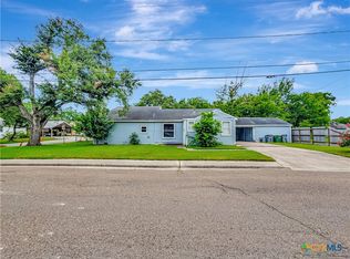 1805 E North St, Victoria, TX 77901
