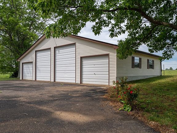 4th image of 256 Ramah Rd