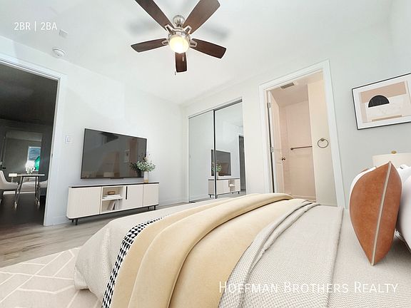 3rd image of 3962 Inglewood Blvd #11