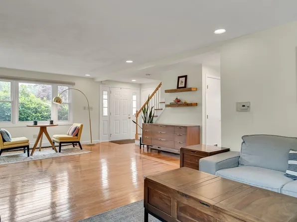 23 Alto Dr, Medford, MA 02155