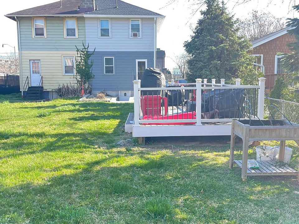 2nd image of 1036 Jackson St NE