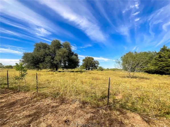 8940 Fm 1452 W, Madisonville, TX 77864