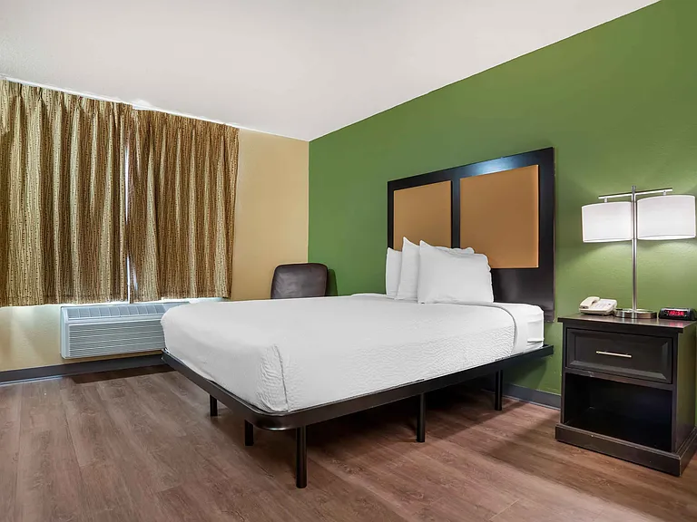Studio Suite - 1 Queen Bed