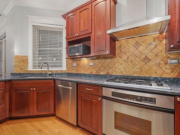 4th image of 2044 N Sheffield Ave #2