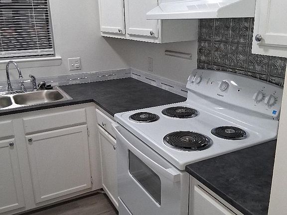 4th image of 614 Montclair Dr APT D
