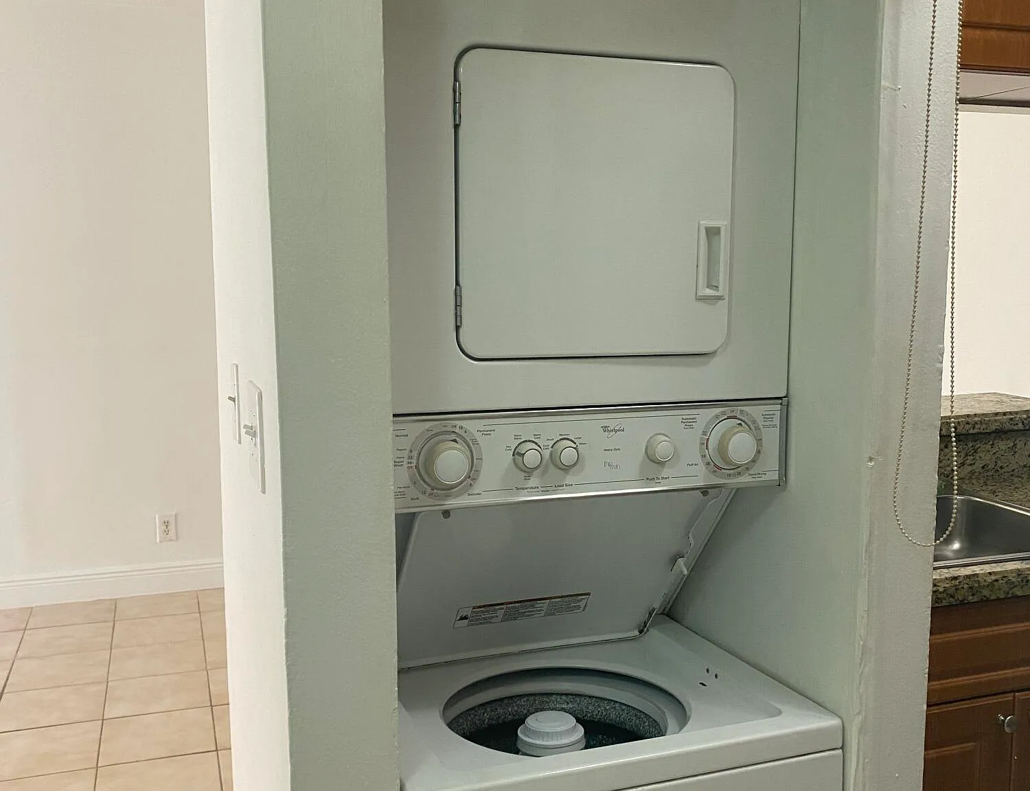 2 bed, 2.0 bath, 870 sqft, $2,100 — Photo 3
