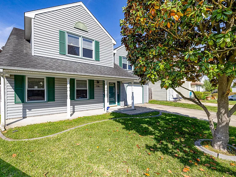 1789 Moonstone Dr — Photo 3