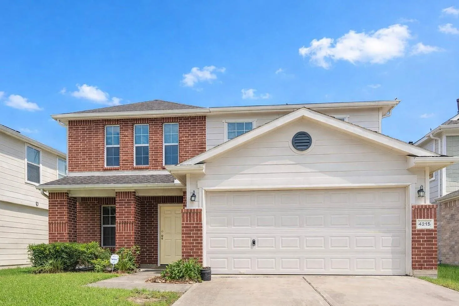 4 bed, 2.5 bath, 2141 sqft, $2,300 — Photo 1