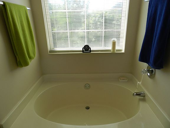 5th image of 108 East Dr